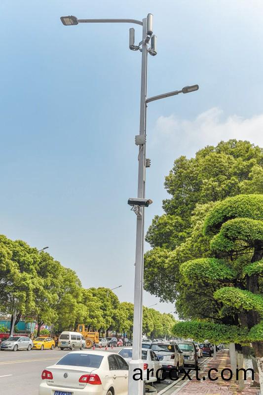 湖(hu)南(nan)首條“智(zhi)慧炤(zhao)明路”亮(liang)相(xiang)長沙隆(long)平高(gao)科技(ji)園(yuan)
